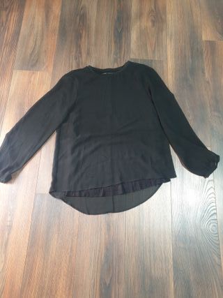 Blusa Zara negra de varias capas