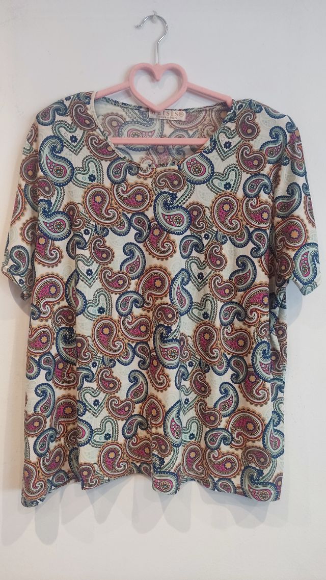 Camiseta paisley multicolor