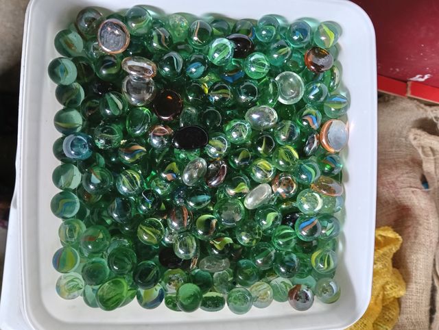 Canicas y piedras de cristal 