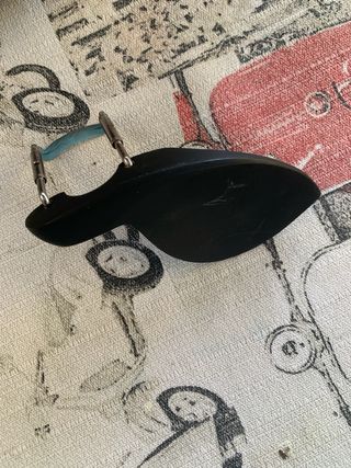 Mentonera Wolf + Soporte 1/2-1/4 para violín oviol