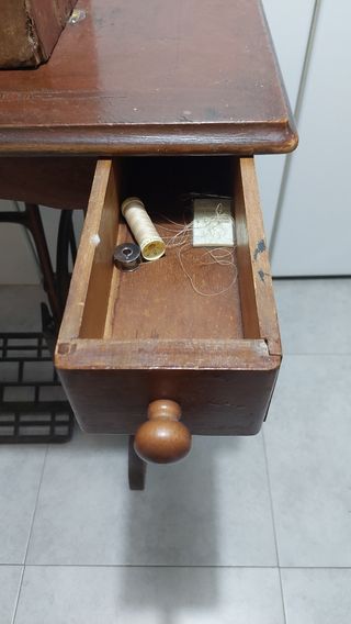 Máquina coser Alfa antigua
