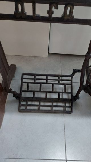 Máquina coser Alfa antigua