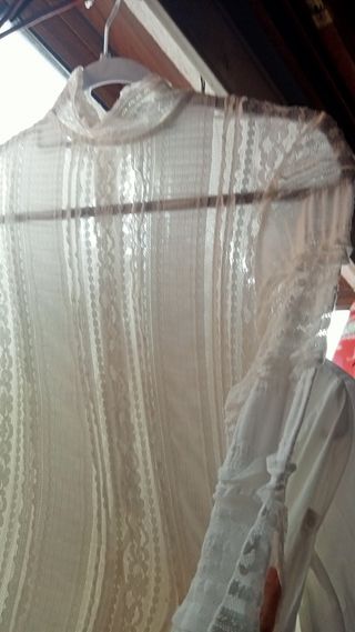 €25 el precio de 1 Blusa blancas hilo mujer