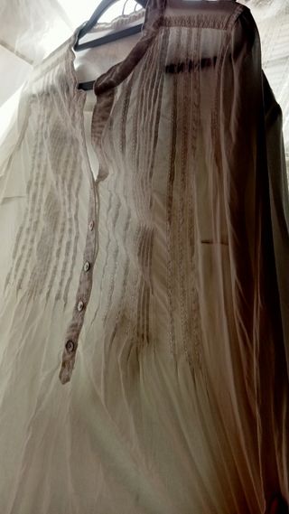 €25 el precio de 1 Blusa blancas hilo mujer