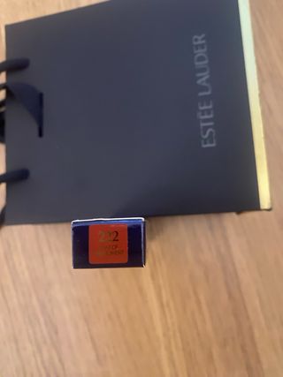 Pintalabios Estée Lauder 222 Rojo