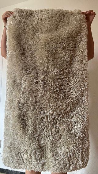Alfombra beige pelo