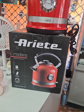 Cafetera Ariete Moderna roja