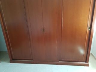 Cómoda y armario 3 puertas madera