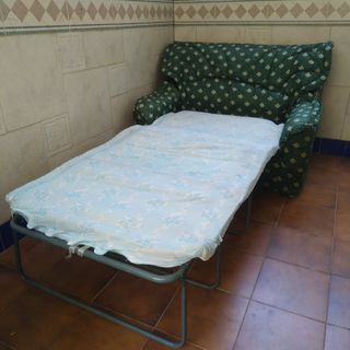Sofá cama verde
