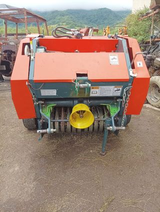 Minirotoempacadora Zepellin 850