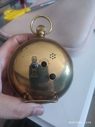 Reloj despertador de sobremesa Gumps