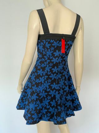Vestido Carolina Herrera azul y negro