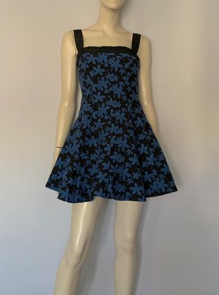 Vestido Carolina Herrera azul y negro