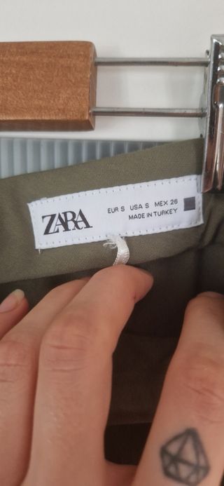 Falda Zara verde oliva - Talla S