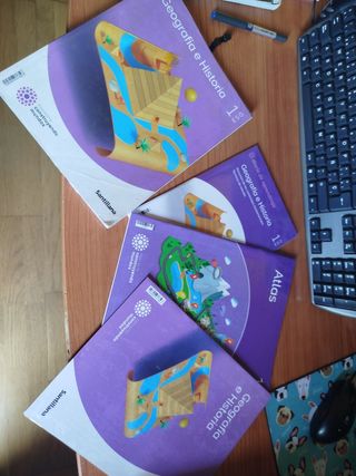 Libros de texto de 1° de la ESO. 10 cada uno.