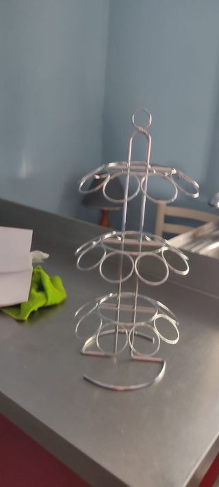 Expositor conos para 27 unidades