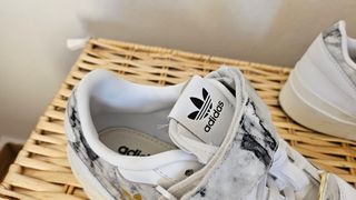 Adidas muy exclusivas para vestir, Talla 44