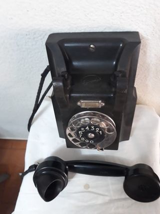 Teléfono Ericsson antiguo negro