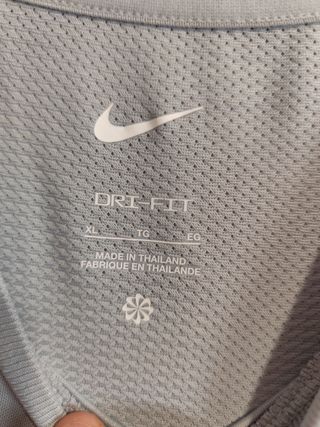 Camiseta Nike gris-negro mujer