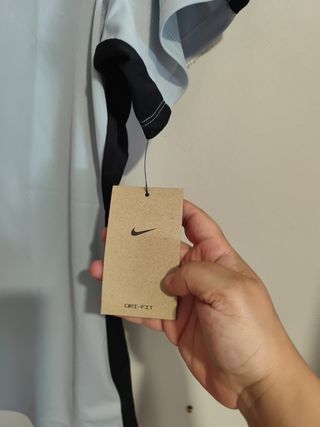 Camiseta Nike gris-negro mujer