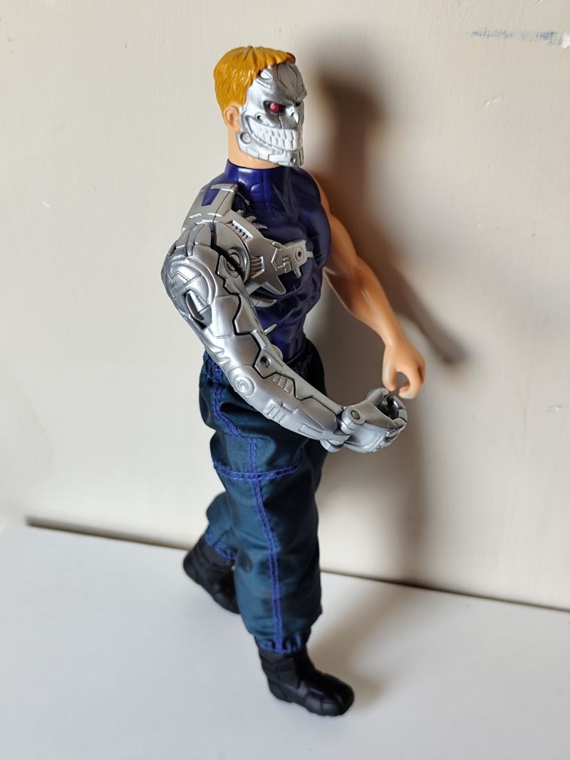 FIGURINE ARTICULÉE MAX Steel - Psycho - Working Claw 11,5 avec
