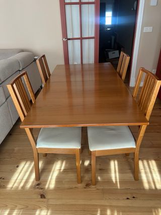 Mesa comedor extensible + 4 sillas