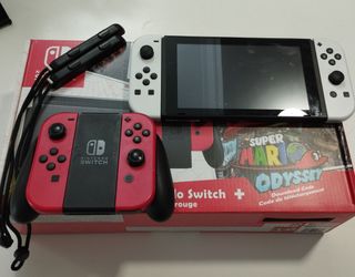 Nintendo Switch + Super Mario Odyssey