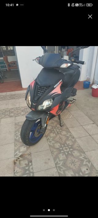 Aprilia SR 50 
