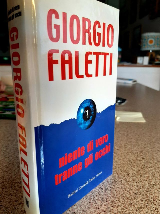 Niente di vero tranne gli occhi