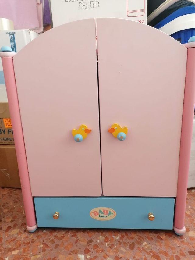 Armario Baby Born + Ropa + la  Muñeca baby born