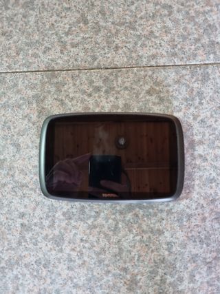GPS TomTom GO 600 sin soporte con cable cargador