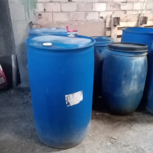 Bidones azules 200L. Varias unidades. 