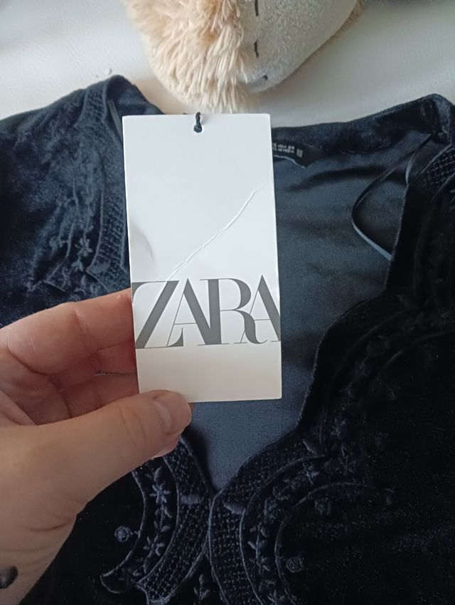 Vestido Zara terciopelo negro XS