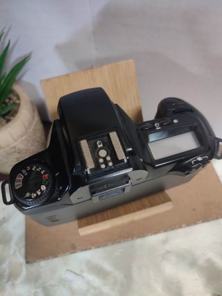 Canon EOS 3000 cámara réflex SLR profesional leer