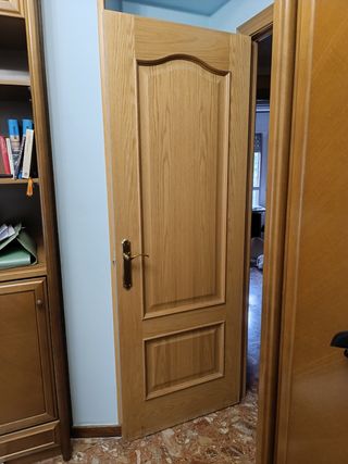 Puertas madera maciza