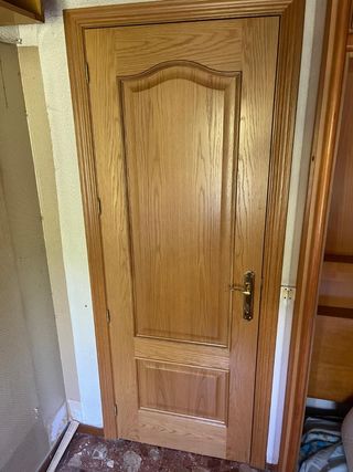 Puertas madera maciza