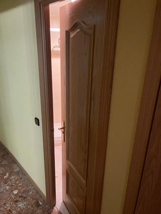 Puertas madera maciza