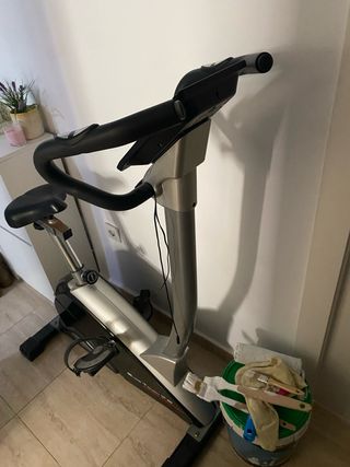 Bicicleta estática ejercicio