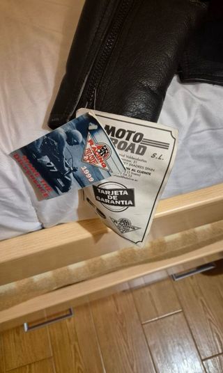 Traje moto piel: chaqueta y pantalón