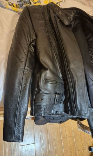 Traje moto piel: chaqueta y pantalón