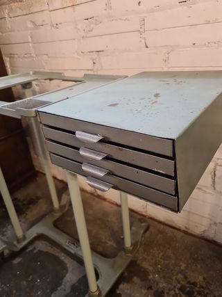 Mesa escritorio vintage metal gris Involca.