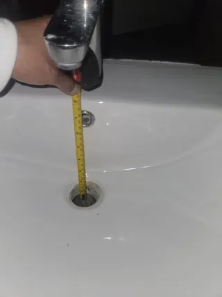 Lavabo porcelana blanco con grifo incluidos