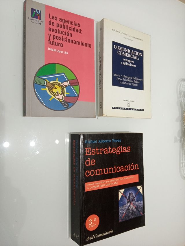 Libro Estrategias de Comunicación y otros