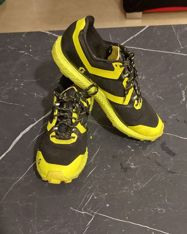 Scarpe trail Scott gialle e nere