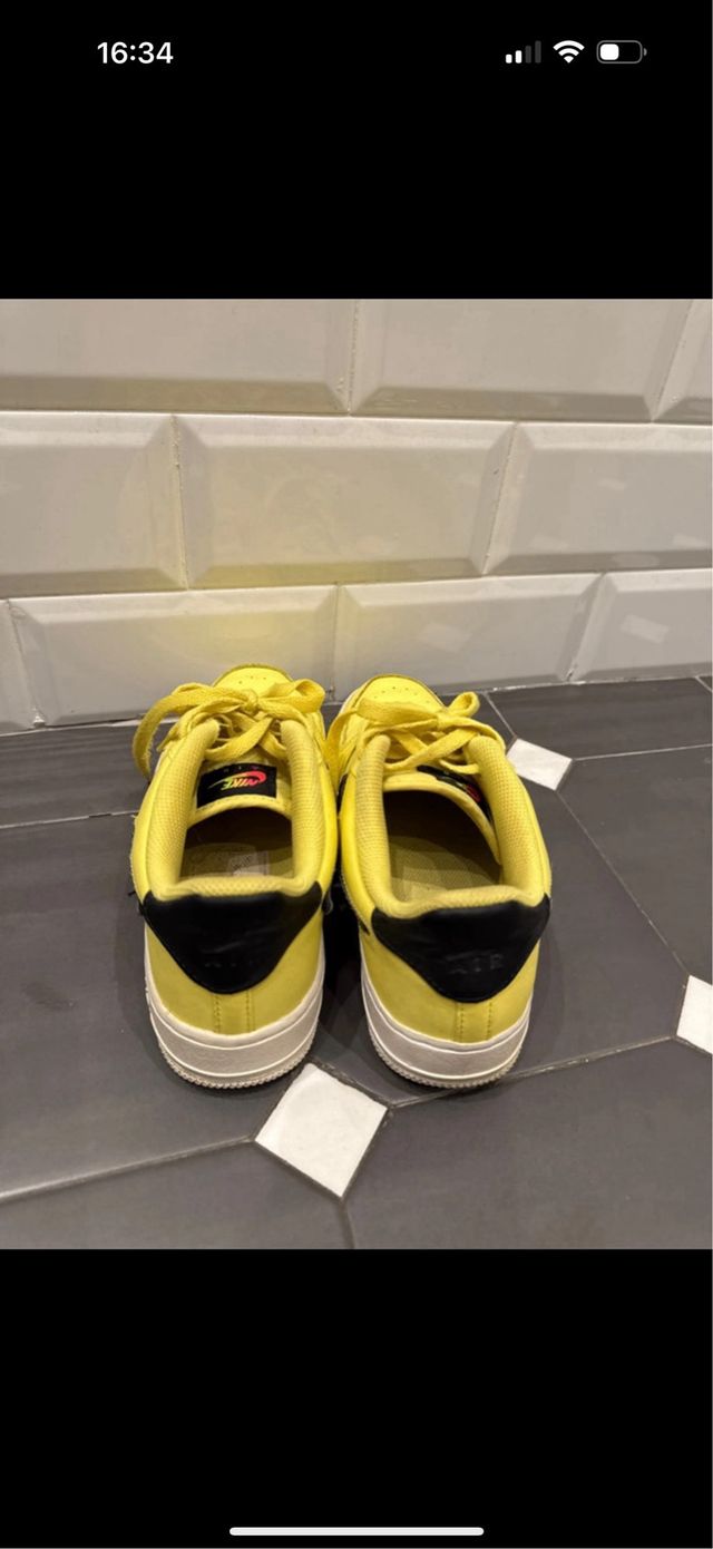 Nike Air Force 1 Low amarillas