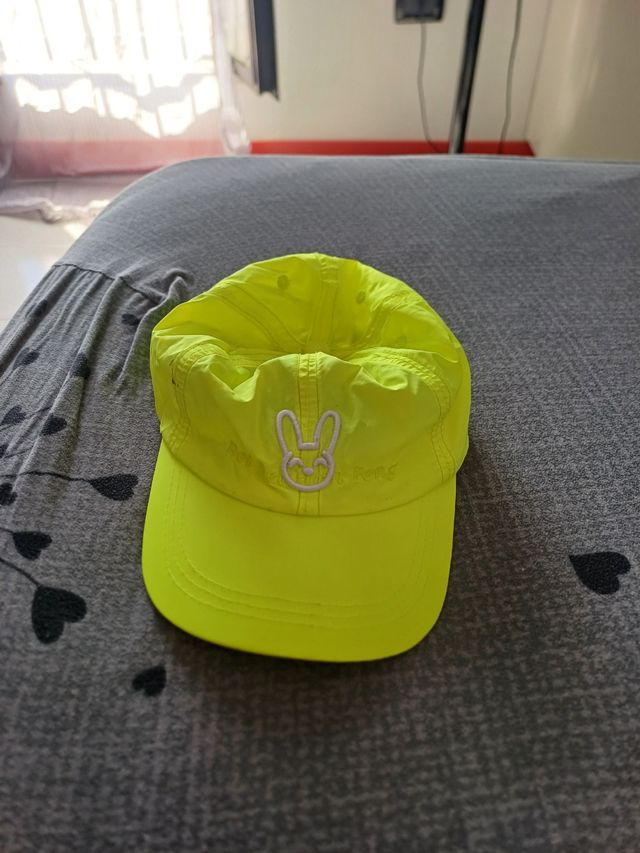 Cappellino neonato giallo