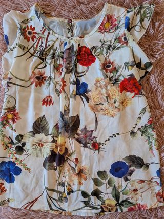 Blusa floral blanca
