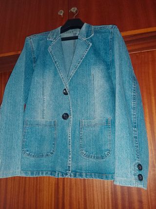 Chaqueta vaquera azul mujer