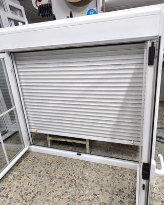 Ventana Abatible de aluminio de 141 x 134,5