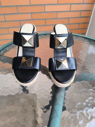 Sandalias Bimba y Lola piel y yute  negra talla 38